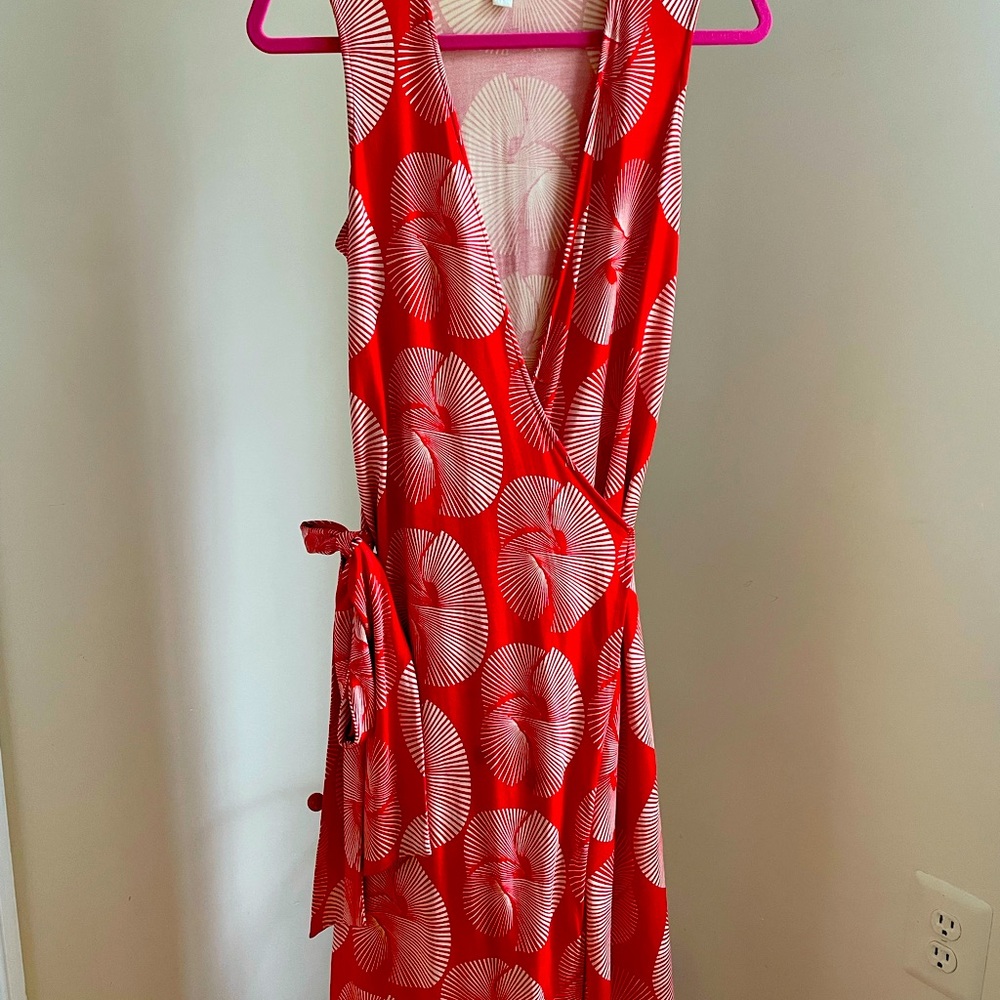 Sheek and wild vintage Diane Von Furstenburg wrap dress. Will fit anyone!